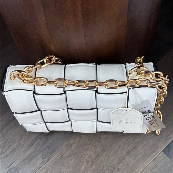 Eleganza Vegan Leather Flap snap top,double gold chain,black weave pattern - Picture 2 of 11